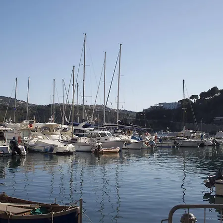 Vista Mare Bed and Breakfast 3*